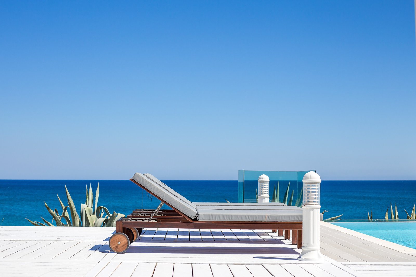 Villa 7 beachfront in Gennadi for 14 person